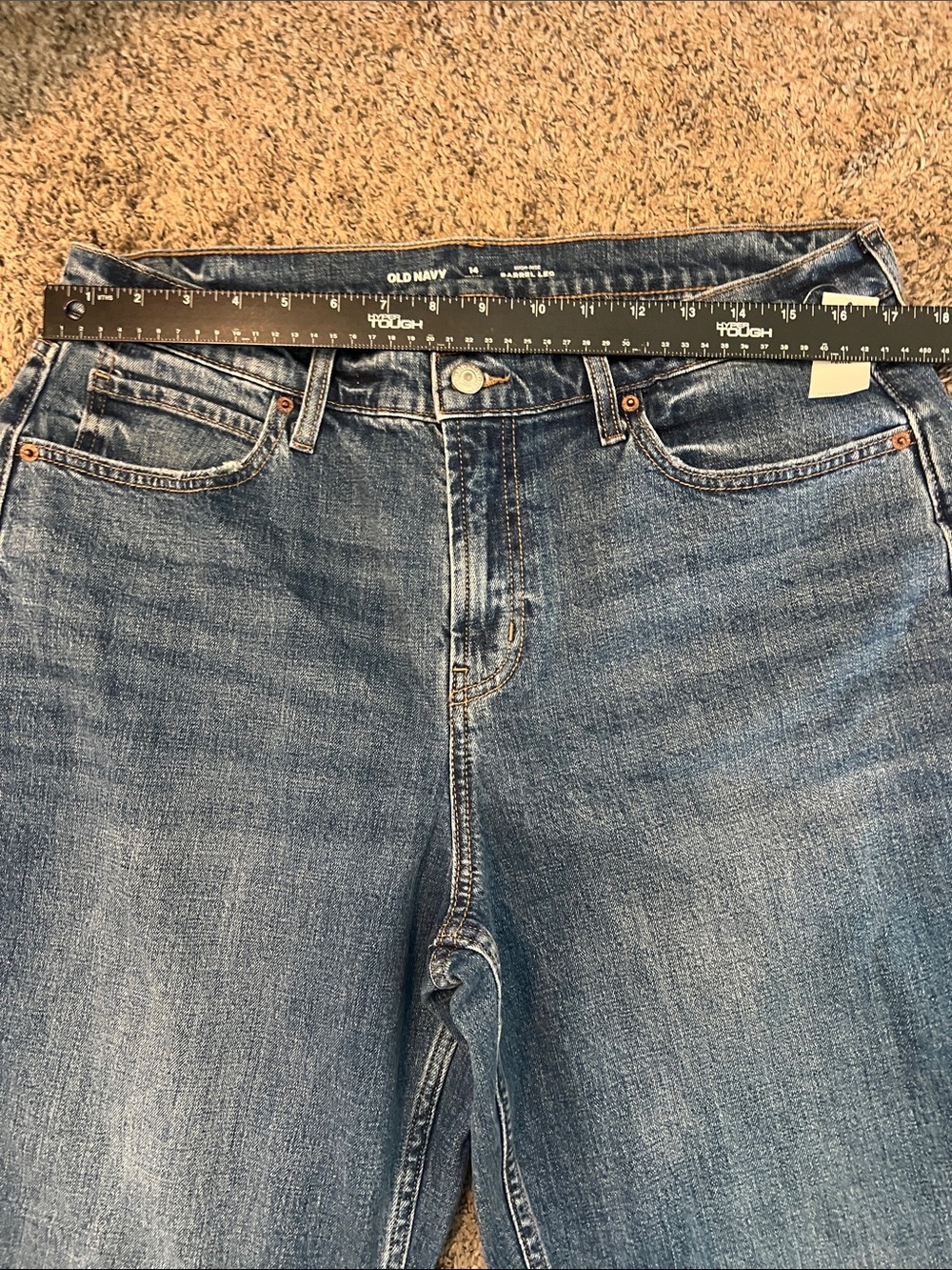 Old Navy petite high rise barrel leg Jeans - Picture 16 of 16